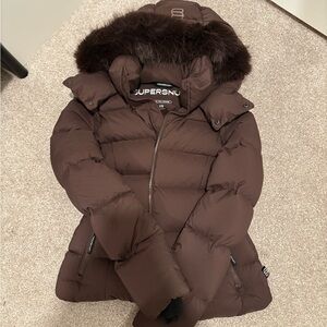 ❗️SOLD❗️Aritzia supersnug puff down puffer jacket